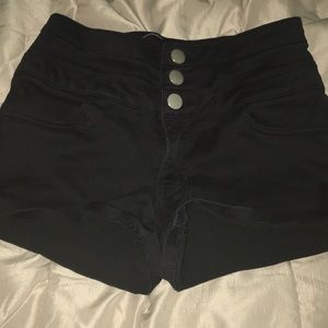 Ashley Mason | Shorts | Black Three 
